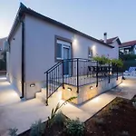 Mihael House Feriehus Zadar