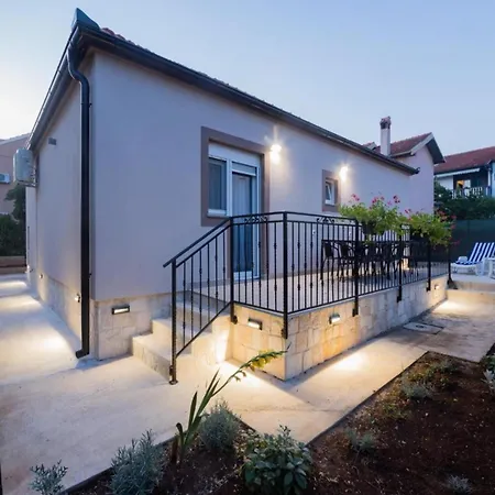 Mihael House בית נופש זאדאר