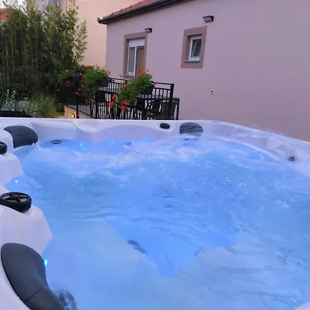 Mihael House Ferienhaus *