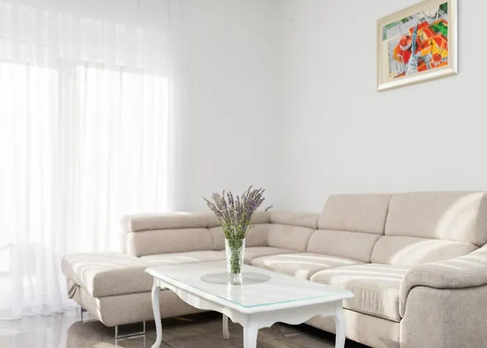 Mihael House زادار