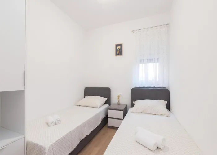 בית נופש Mihael House זאדאר