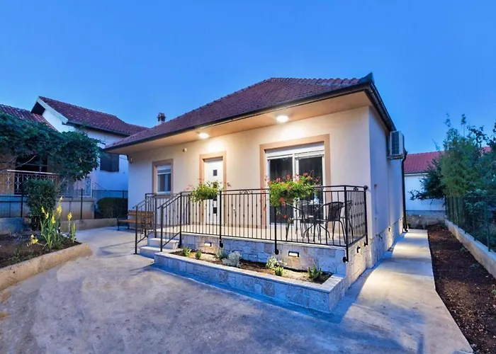 בית נופש Mihael House זאדאר