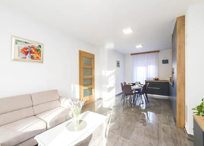 Mihael House Ferienhaus Zadar