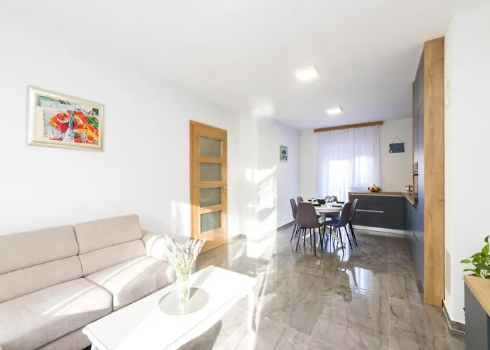 Mihael House בית נופש *