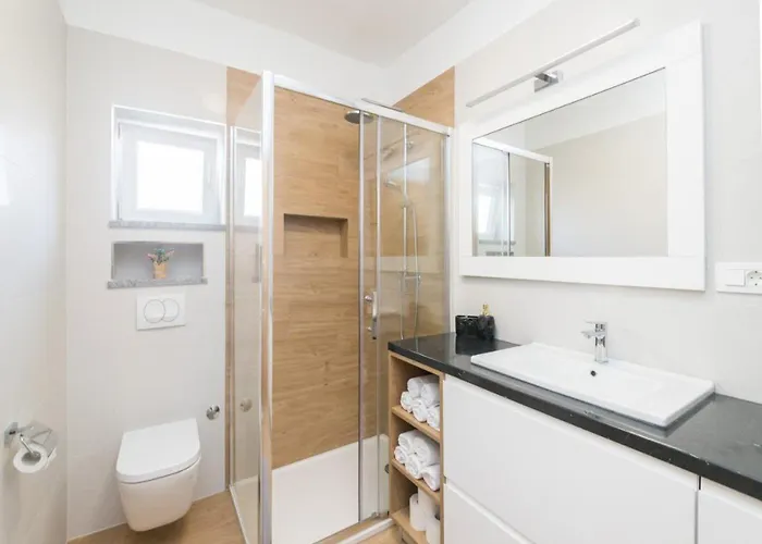 Mihael House זאדאר